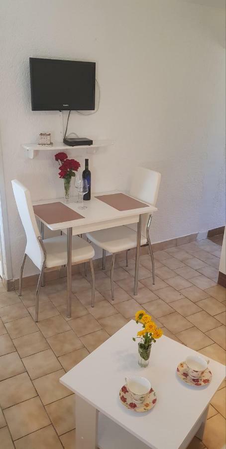 Apartman Duba 塞尼 外观 照片