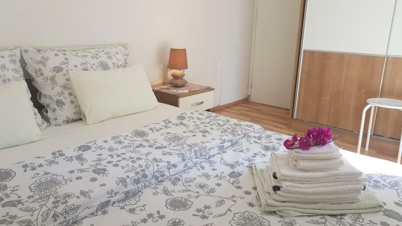 Apartman Duba 塞尼 外观 照片