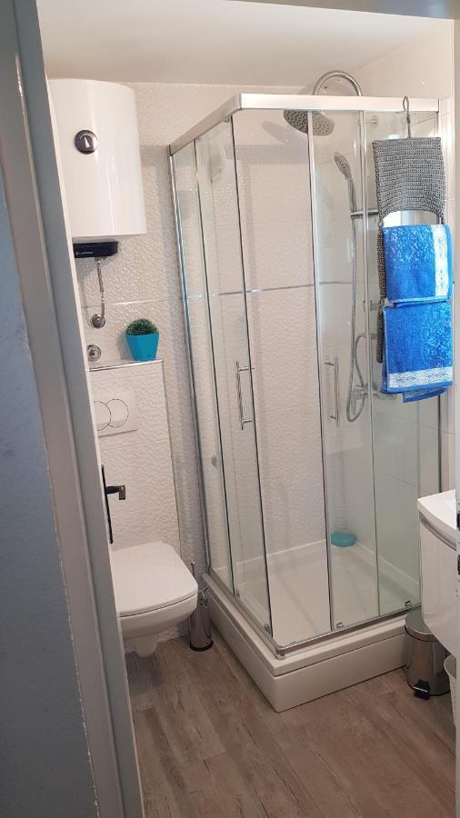 Apartman Duba 塞尼 外观 照片