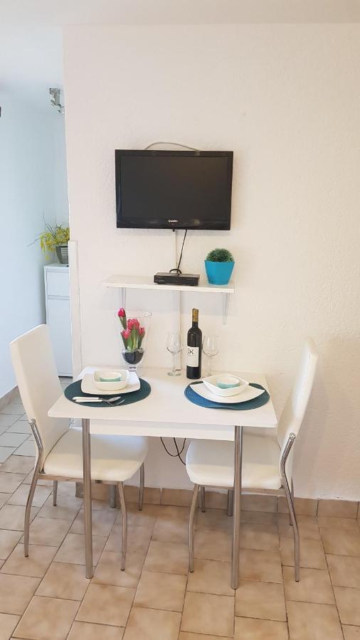Apartman Duba 塞尼 外观 照片